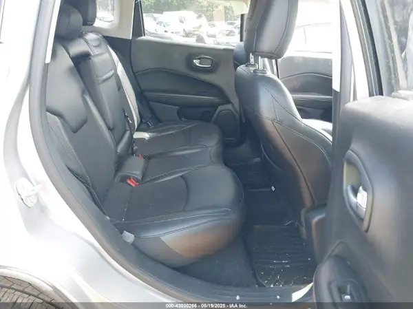 3C4NJDBB4KT647418 2019 JEEP COMPASS - Image 8