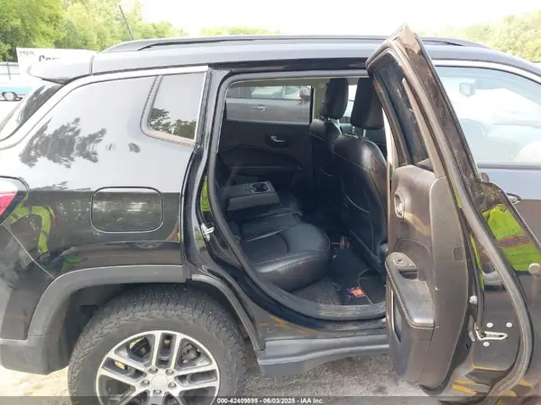 3C4NJDBB4KT653493 2019 JEEP COMPASS - Image 8