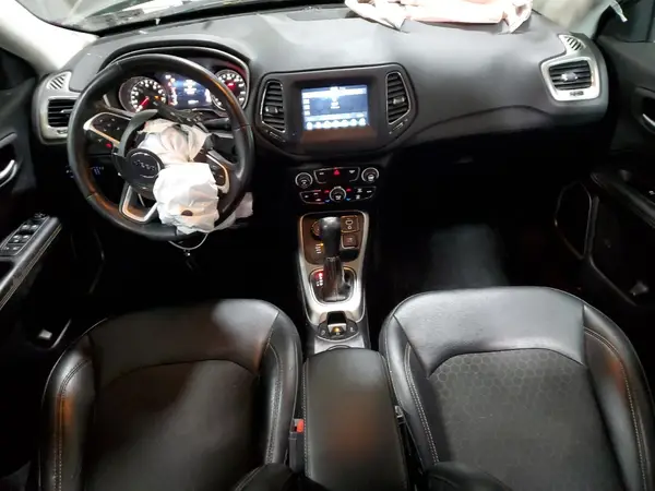 3C4NJDBB4KT670391 2019 JEEP COMPASS - Image 8