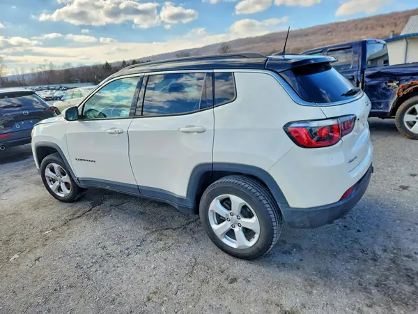 3C4NJDBB4KT689409 2019 JEEP COMPASS - Image 2