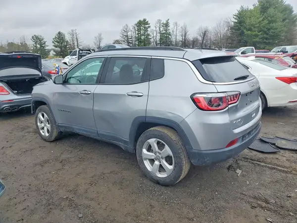 3C4NJDBB4KT695999 2019 JEEP COMPASS - Image 2