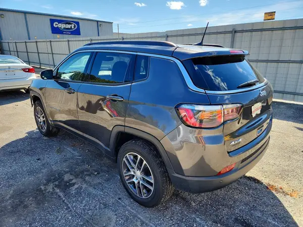 3C4NJDBB4KT703082 2019 JEEP COMPASS - Image 2