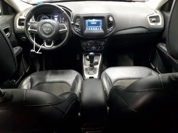 3C4NJDBB4KT709786 2019 JEEP COMPASS - Image 8