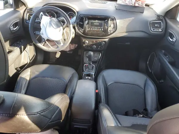 3C4NJDBB4KT724143 2019 JEEP COMPASS - Image 8