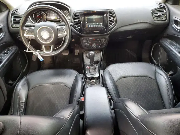 3C4NJDBB4KT740570 2019 JEEP COMPASS - Image 8