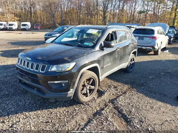 3C4NJDBB4KT768109 2019 JEEP COMPASS - Image 2