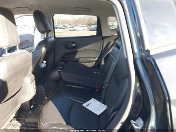 3C4NJDBB4KT768109 2019 JEEP COMPASS - Image 8