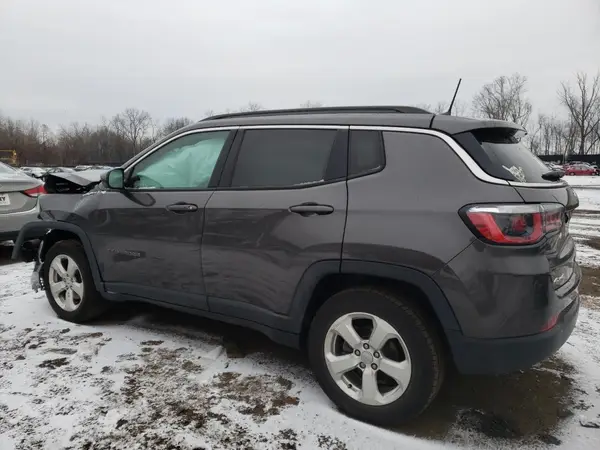 3C4NJDBB4KT768305 2019 JEEP COMPASS - Image 2