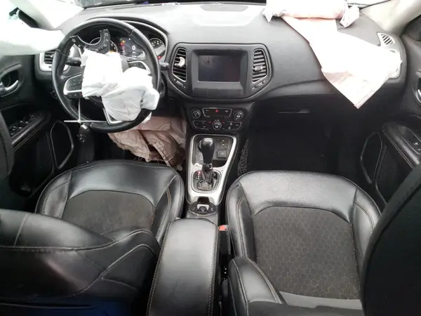 3C4NJDBB4KT768305 2019 JEEP COMPASS - Image 8