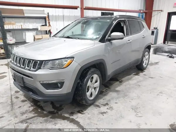 3C4NJDBB4KT807202 2019 JEEP COMPASS - Image 2