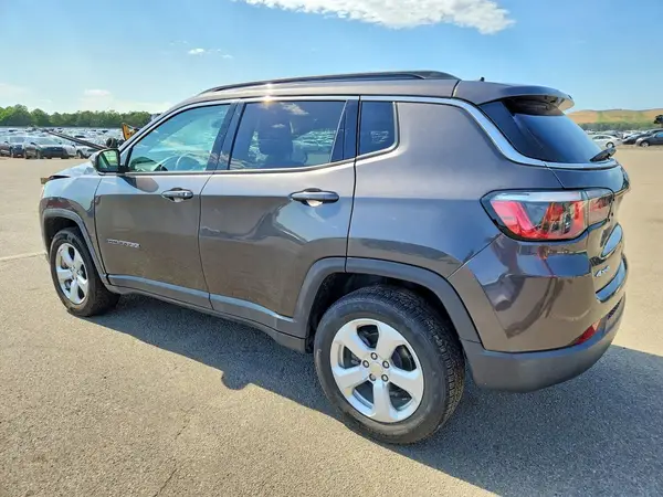 3C4NJDBB4KT807460 2019 JEEP COMPASS - Image 2