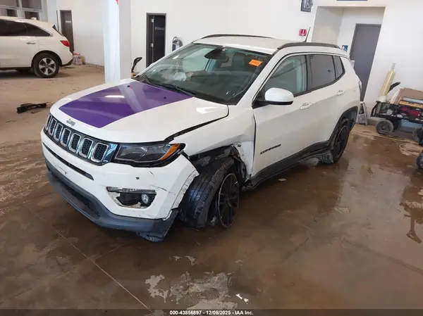 3C4NJDBB4KT809807 2019 JEEP COMPASS - Image 2