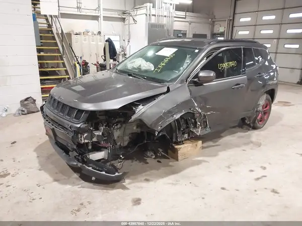 3C4NJDBB4KT834481 2019 JEEP COMPASS - Image 2