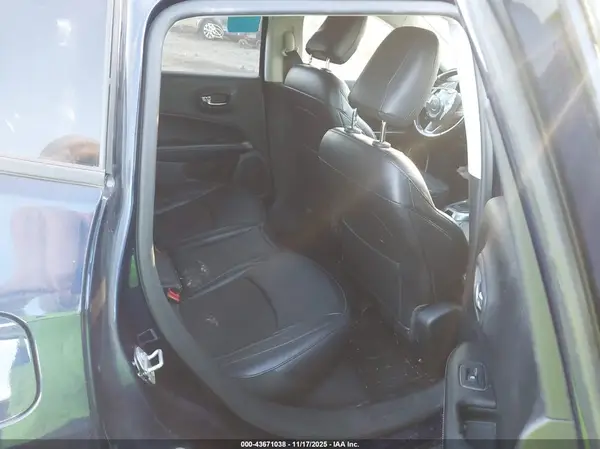 3C4NJDBB4KT839650 2019 JEEP COMPASS - Image 8