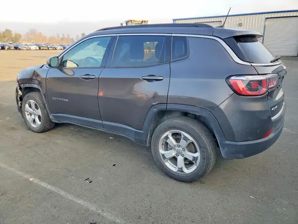 3C4NJDBB4LT131982 2020 JEEP COMPASS - Image 2