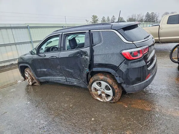 3C4NJDBB4LT132114 2020 JEEP COMPASS - Image 2