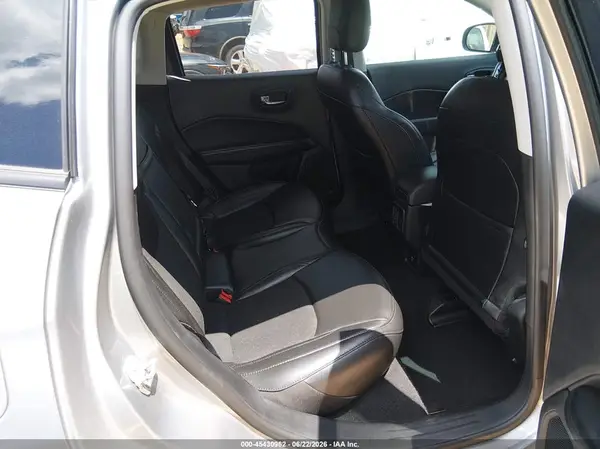 3C4NJDBB4LT151696 2020 JEEP COMPASS - Image 8