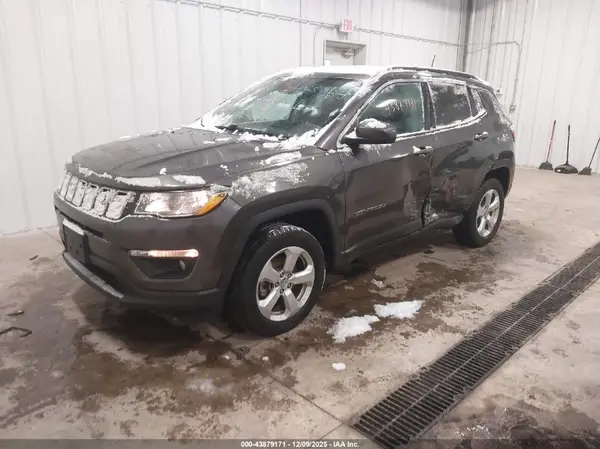 3C4NJDBB4LT157272 2020 JEEP COMPASS - Image 2