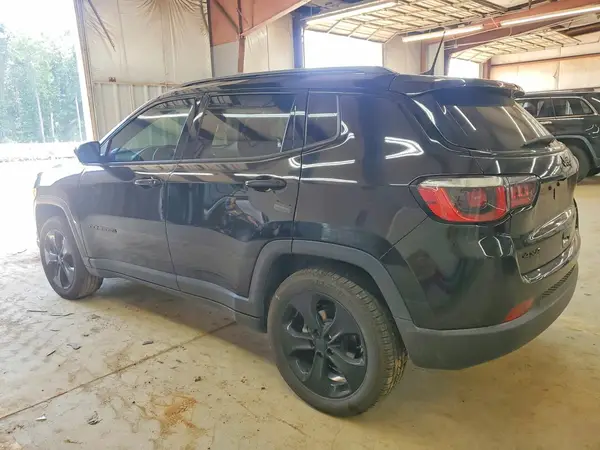 3C4NJDBB4LT209743 2020 JEEP COMPASS - Image 2