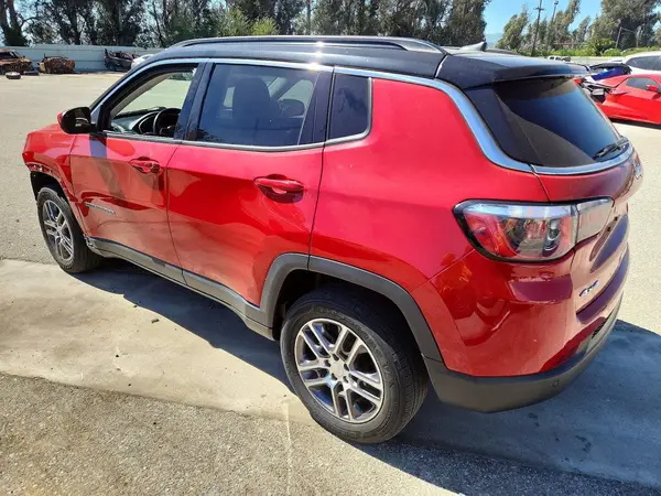 3C4NJDBB4LT228213 2020 JEEP COMPASS - Image 2