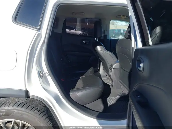 3C4NJDBB4MT507663 2021 JEEP COMPASS - Image 8