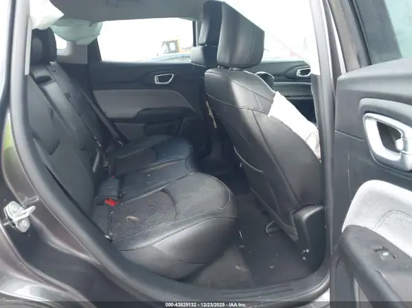 3C4NJDBB4NT101786 2022 JEEP COMPASS - Image 8