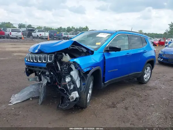 3C4NJDBB4NT136599 2022 JEEP COMPASS - Image 2