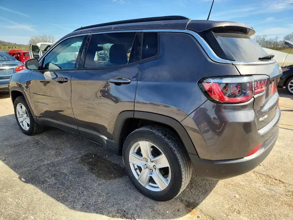 3C4NJDBB4NT157467 2022 JEEP COMPASS - Image 2