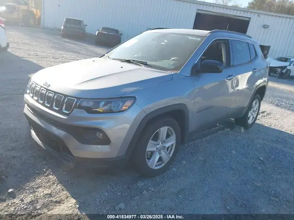 3C4NJDBB4NT165519 2022 JEEP COMPASS - Image 2