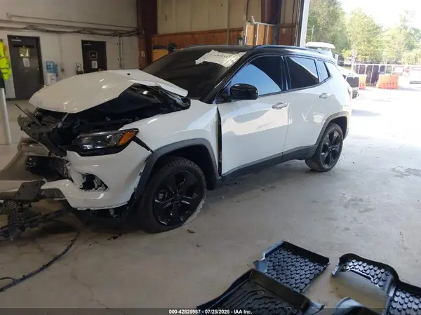 3C4NJDBB4NT171224 2022 JEEP COMPASS - Image 2