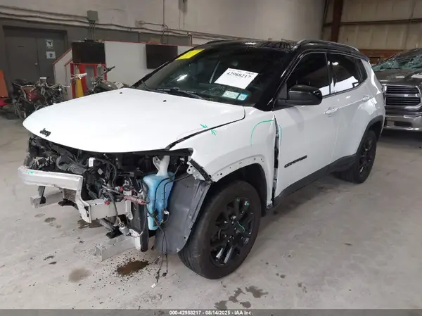 3C4NJDBB4NT197208 2022 JEEP COMPASS - Image 2