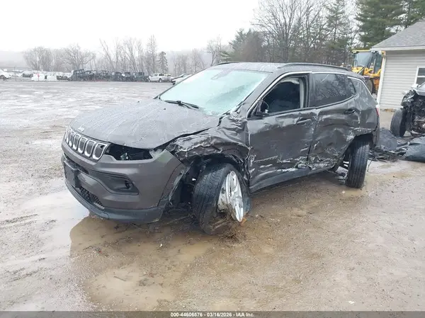 3C4NJDBB4NT215688 2022 JEEP COMPASS - Image 2