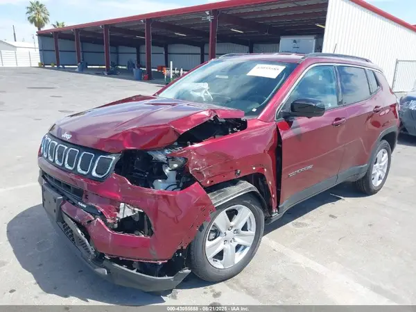 3C4NJDBB4NT219305 2022 JEEP COMPASS - Image 2