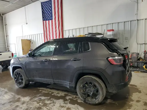 3C4NJDBB4NT222303 2022 JEEP COMPASS - Image 2