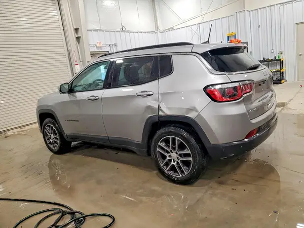 3C4NJDBB5HT597346 2017 JEEP COMPASS - Image 2