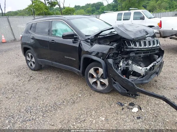 3C4NJDBB5HT607017 2017 JEEP COMPASS - Image 1