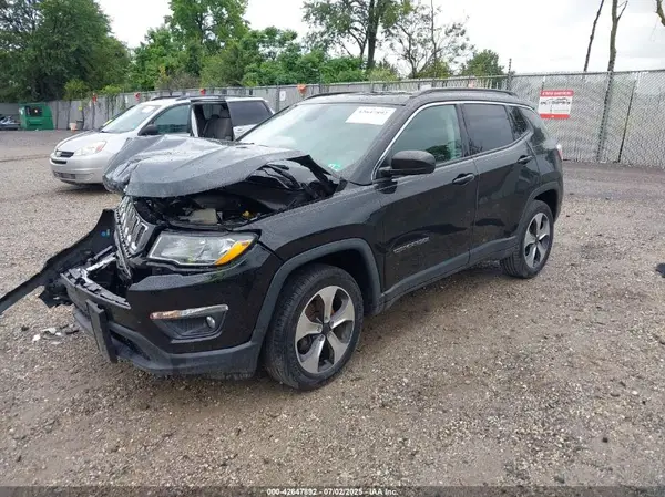 3C4NJDBB5HT607017 2017 JEEP COMPASS - Image 2