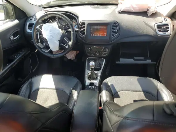3C4NJDBB5HT647422 2017 JEEP COMPASS - Image 8