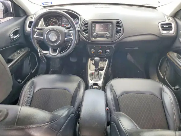 3C4NJDBB5HT680324 2017 JEEP COMPASS - Image 8
