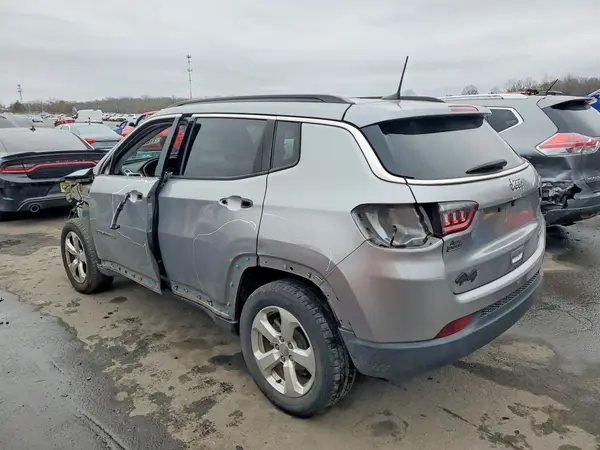 3C4NJDBB5HT692974 2017 JEEP COMPASS - Image 2
