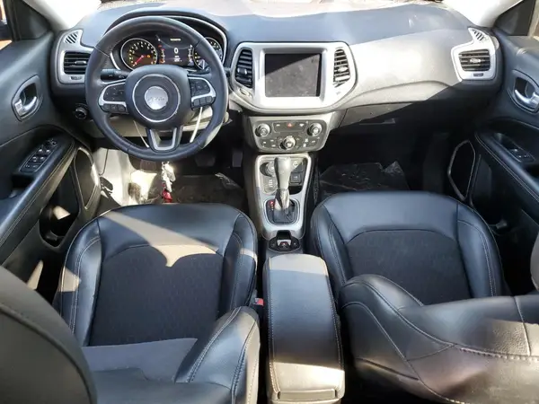 3C4NJDBB5JT104996 2018 JEEP COMPASS - Image 8