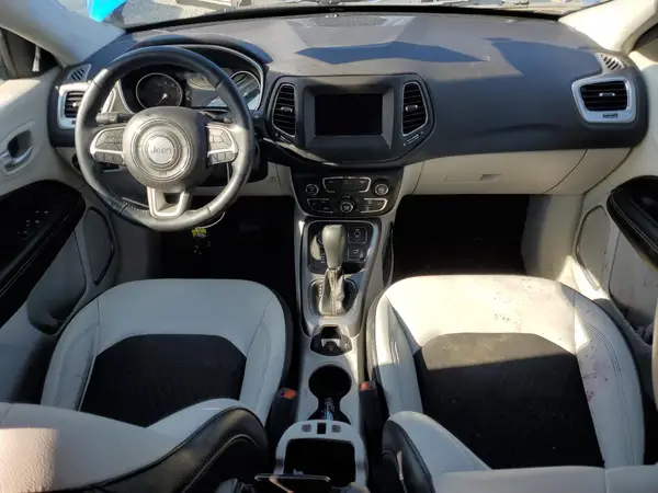 3C4NJDBB5JT111916 2018 JEEP COMPASS - Image 8