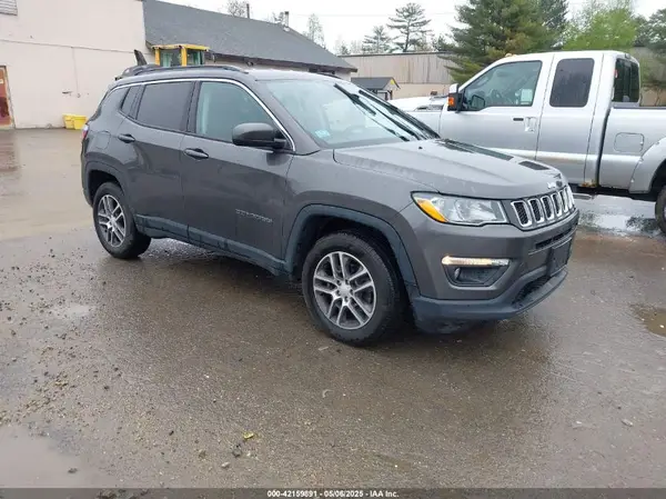 3C4NJDBB5JT112368 2018 JEEP COMPASS - Image 1