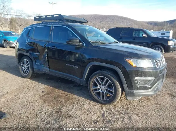 3C4NJDBB5JT117506 2018 JEEP COMPASS - Image 1
