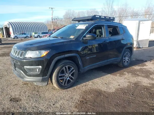 3C4NJDBB5JT117506 2018 JEEP COMPASS - Image 2