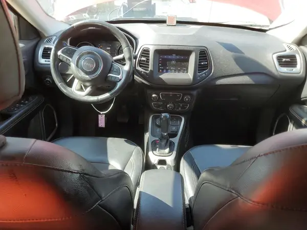 3C4NJDBB5JT135097 2018 JEEP COMPASS - Image 8