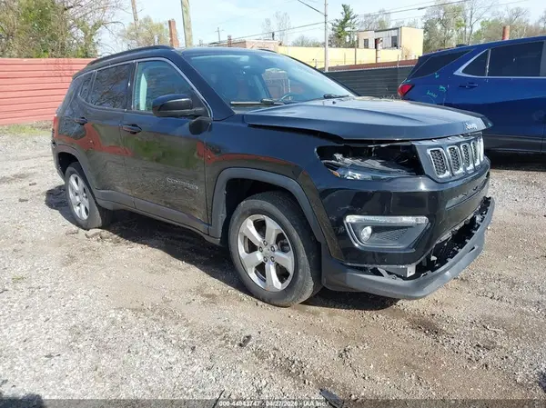 3C4NJDBB5JT138842 2018 JEEP COMPASS - Image 1