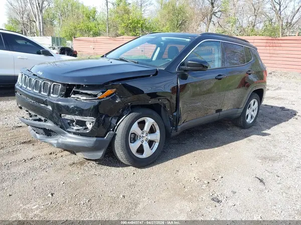 3C4NJDBB5JT138842 2018 JEEP COMPASS - Image 2