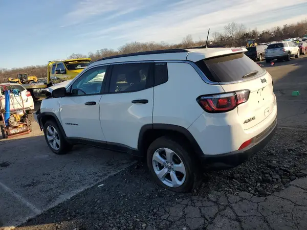 3C4NJDBB5JT144558 2018 JEEP COMPASS - Image 2