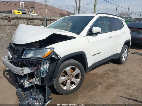 3C4NJDBB5JT147430 2018 JEEP COMPASS - Image 2